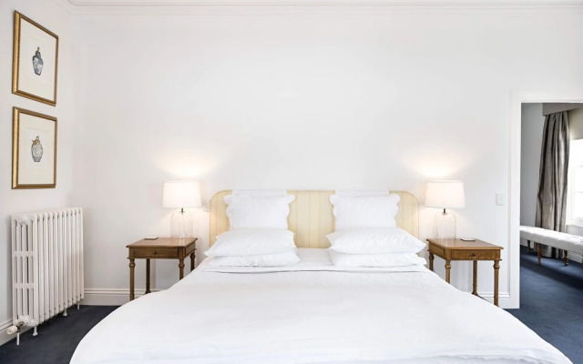 Oscars Waterfront Boutique