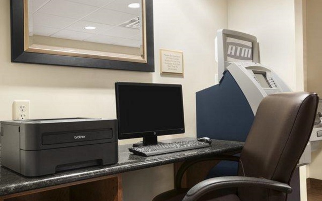 Country Inn & Suites by Radisson, Dundee, MI