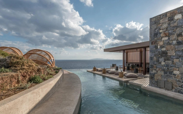 Acro Wellness Suites - Adults Only