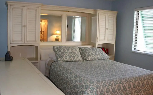 Edgewater Inn