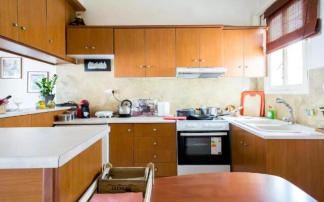Large 3 bedroom Apt with Terrace