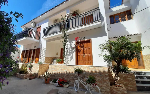 Studio Lefteris