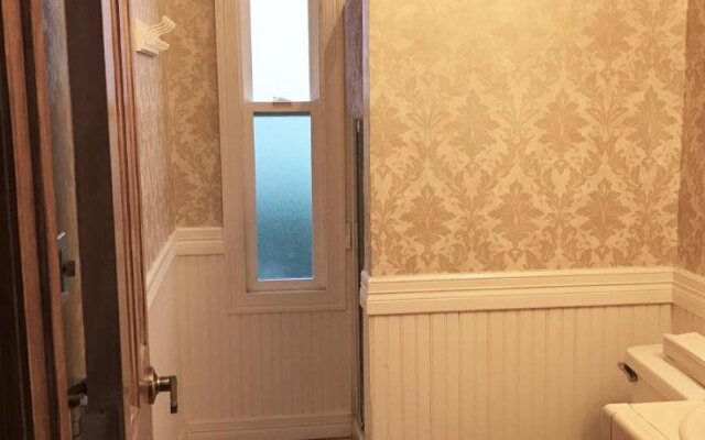 Capitol Hill Guest House - Seattle Bed & Breakfast