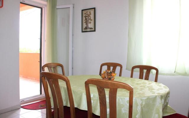 Nives Apartment