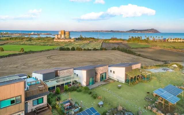 Jeju Jongdalrifeel House
