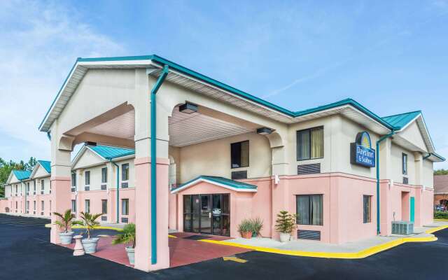 Days Inn by Wyndham Panama City/Callaway