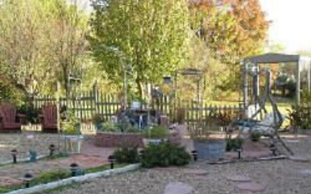 Four Winds Victorian Venue & Suites