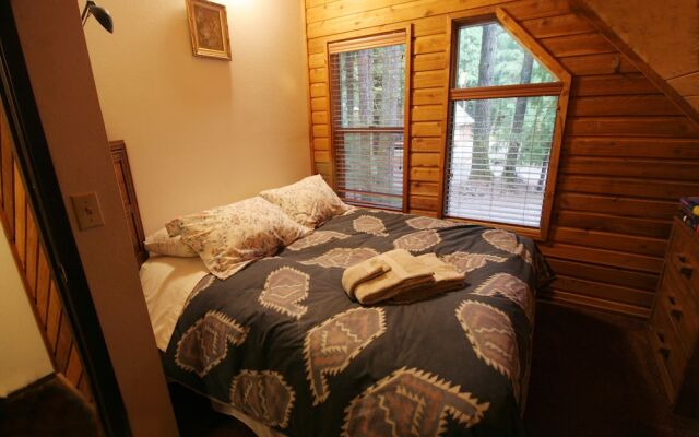 Snowline Cabin #35 - A Pet-friendly Country Cabin. Now has air Conditioning!