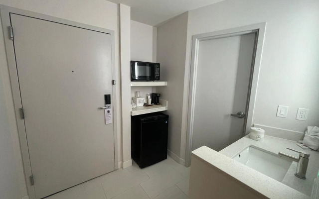 Comfort Inn & Suites Salt Lake City I-80 I-15 Downtown