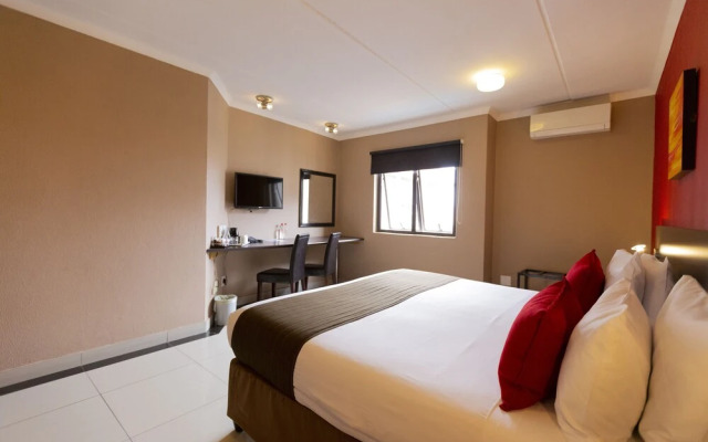 Sierra Square Hotel