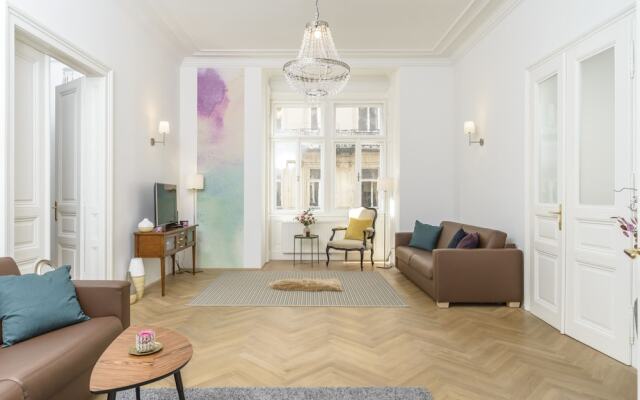 Senator Suite Stephansplatz by Welcome2Vienna