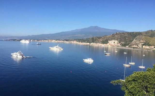 Panoramic Taormina Bay View