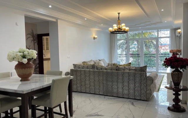 Marcy Suites Bastos