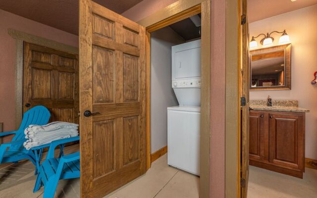 Splash Mansion - Four Bedroom Chalet