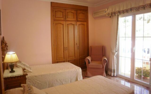 Villa Mercedes Canovas Nerja