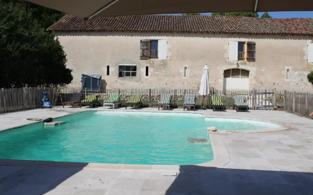 Le Petit Chateau Servanches