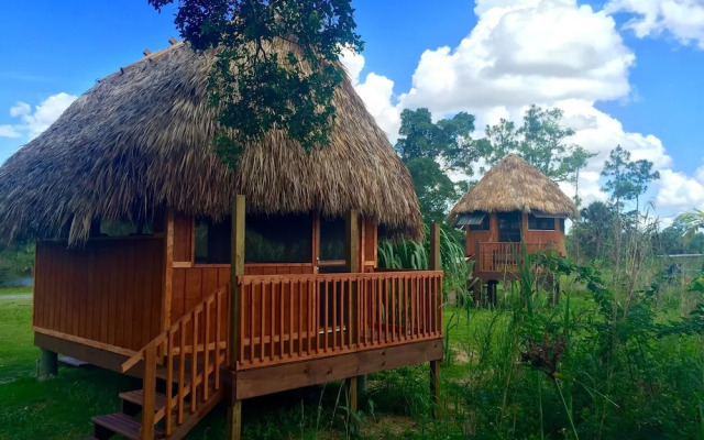 Everglades Chickee Cottages - Ochopee