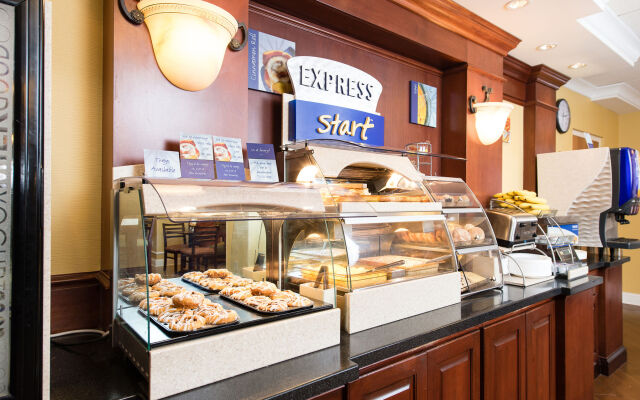 Holiday Inn Express & Suites Columbia-I-26 @ Harbison Blvd, an IHG Hotel