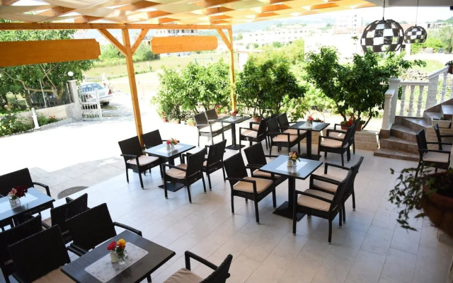 Apartments Cota