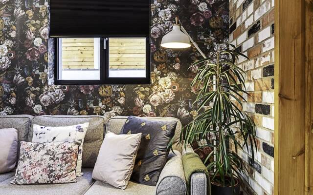 Scarlett Heart Studios in Golders Green