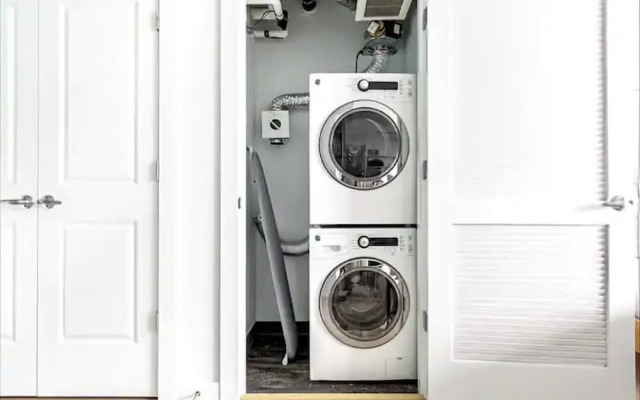 Beautiful Apt AC Downtown Pike TMobile