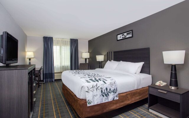 Baymont Inn & Suites Lancaster