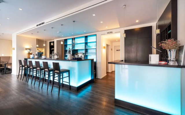 Bella Fino Hotel & Suites