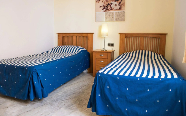 International Surf School & Camp - Hostel