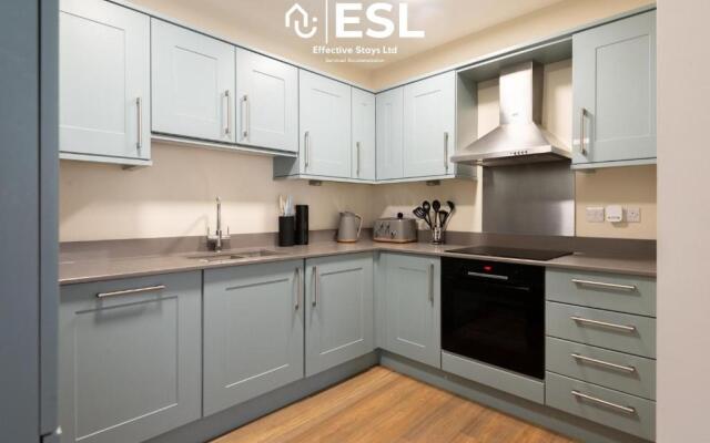 Entire Luxury Apartment Block - Sleeps 18 - Overlooking Shrewsbury Square