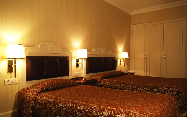 Taksim Metropark Hotel
