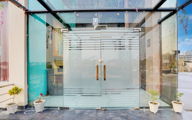 Collection O Surya Enclave Formerly Aroma Regency