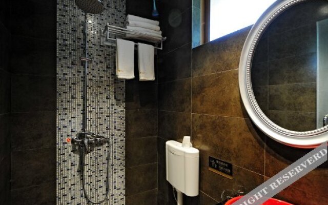 Xijiang Qianhu Miaozhai Yunjingxiu Hotel (Observation Deck)