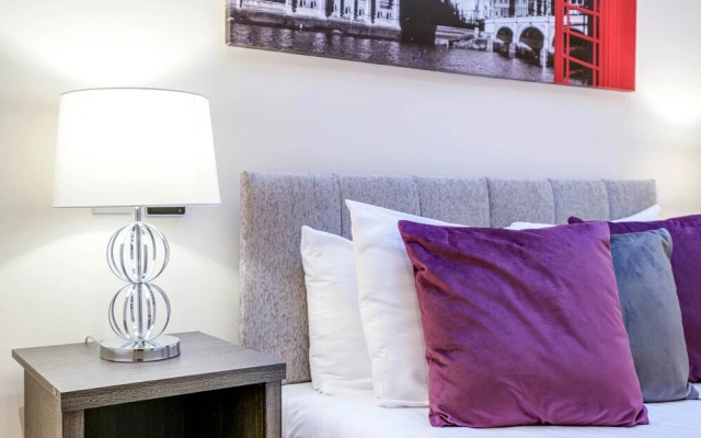 Luxury 3 Bedroom Apartment with Parking