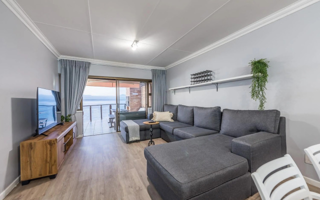 Beacon Wharf , George Hay 5 Seafront Accommodation