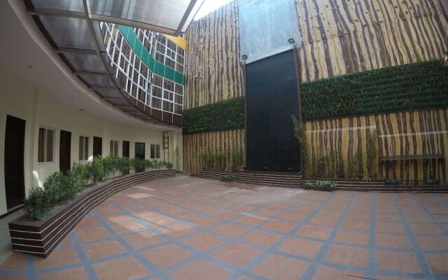 MC Hotel Lingayen