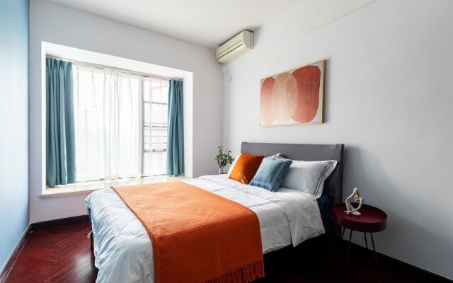 Locals Boutique Apartment  Huafa  No.6