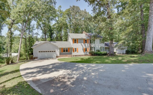 Charming Seneca Home - 3 Mi to Memorial Stadium!