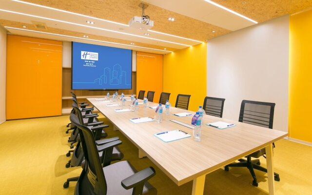 Holiday Inn Express Taichung Fengchia