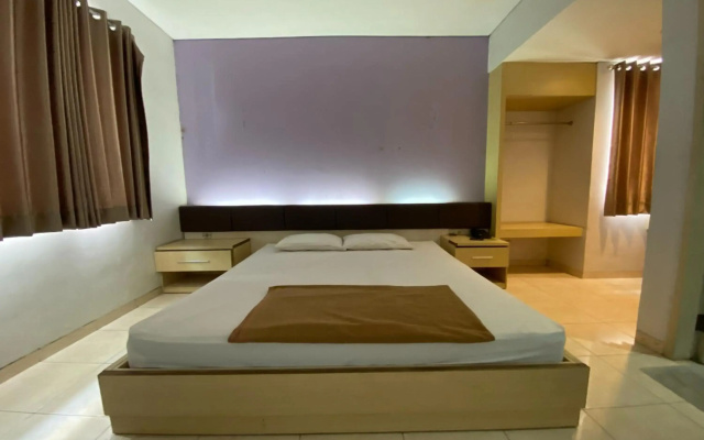 Townhouse Oak Hotel Niaga Surabaya