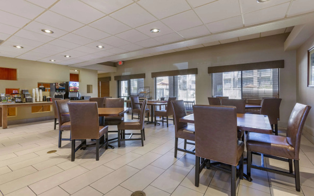Best Western Plus Scottsdale Thunderbird Suites