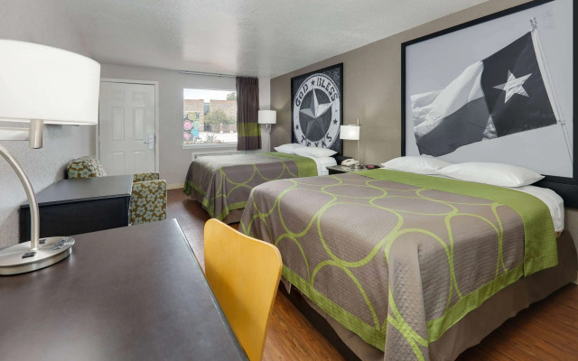 Super 8 by Wyndham San Antonio Downtown/Alamo