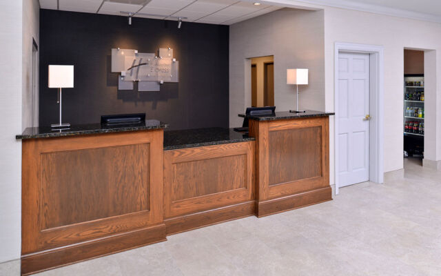 Holiday Inn Express & Suites St. Louis West-O'Fallon