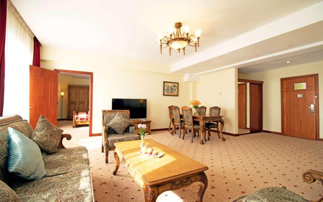Kempinski Hotel Khan Palace