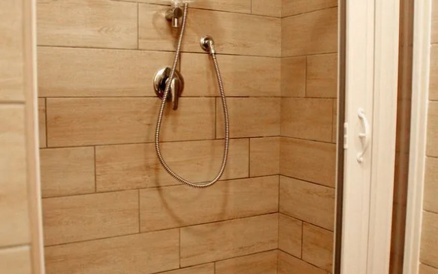 Garibaldi Apartments