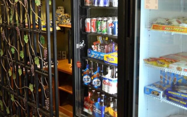 Fossil Creek Hotel And Suites