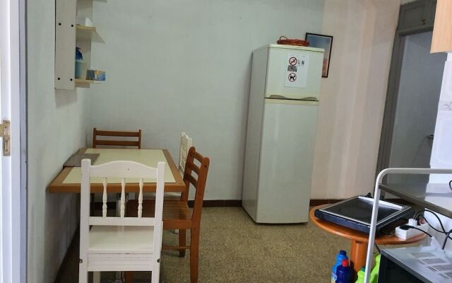 Low Cost Room Las Llaves 5