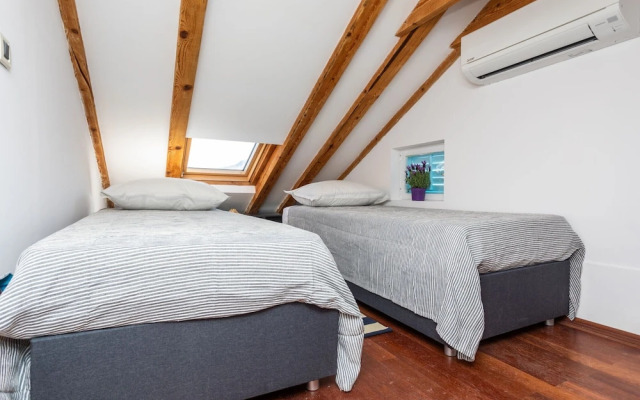 Adorable Holiday Home Located Near the Beach