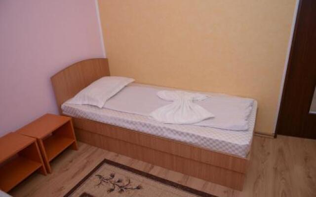 Hostel Roata Cu Noroc