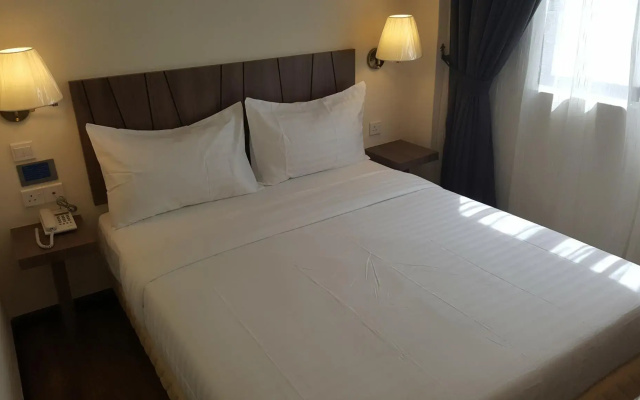 9 Square Hotel - Sri Kembangan