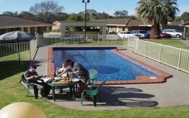 Jacaranda Motel & Holiday Units